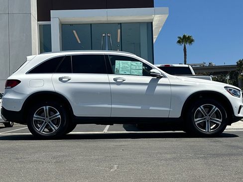 Used 2022 Mercedes-Benz GLC 300 image 2