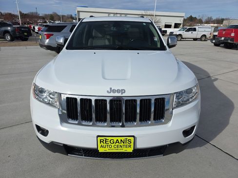 Used 2013 Jeep Grand Cherokee Limited w/ Luxury Group II image 2