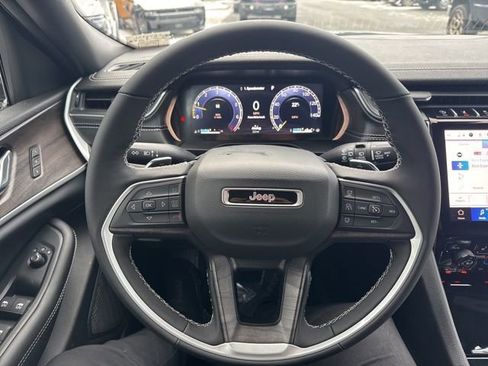 New 2025 Jeep Grand Cherokee Limited image 15