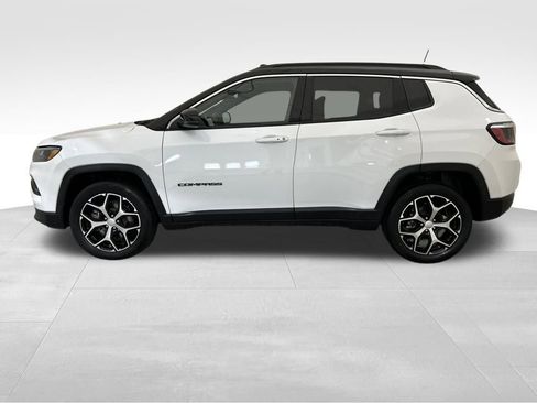 Used 2024 Jeep Compass Limited image 2
