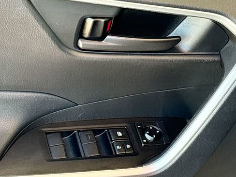 Certified 2022 Toyota RAV4 LE FWD image 22