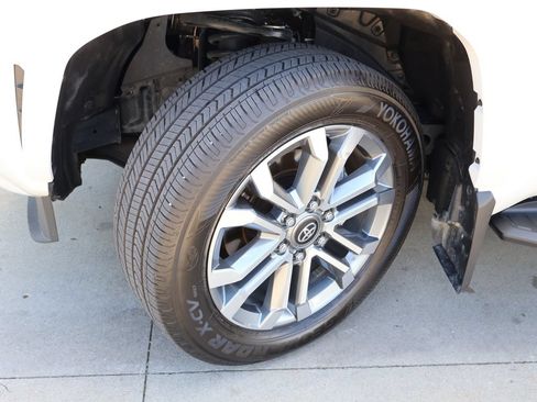 Used 2026 Toyota 4Runner Limited AWD/4WD image 43