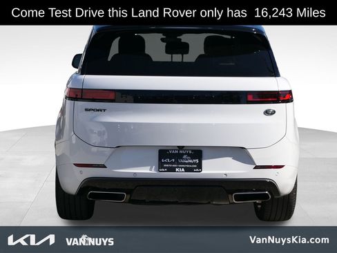 Used 2023 Land Rover Range Rover Sport SE Dynamic image 4