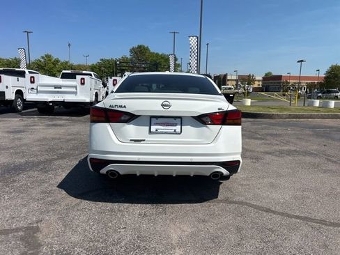 Used 2025 Nissan Altima 2.5 SL FWD image 4