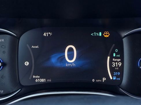 Used 2023 Chrysler Pacifica Touring-L FWD image 31