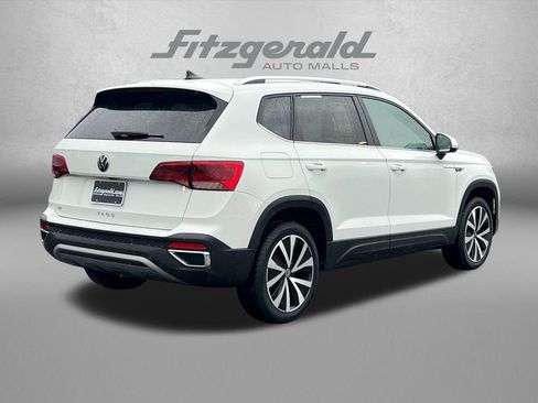 Used 2024 Volkswagen Taos SE FWD image 8