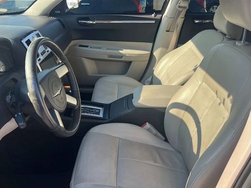 Used 2006 Chrysler 300 Touring w/ Sound Group RWD image 11