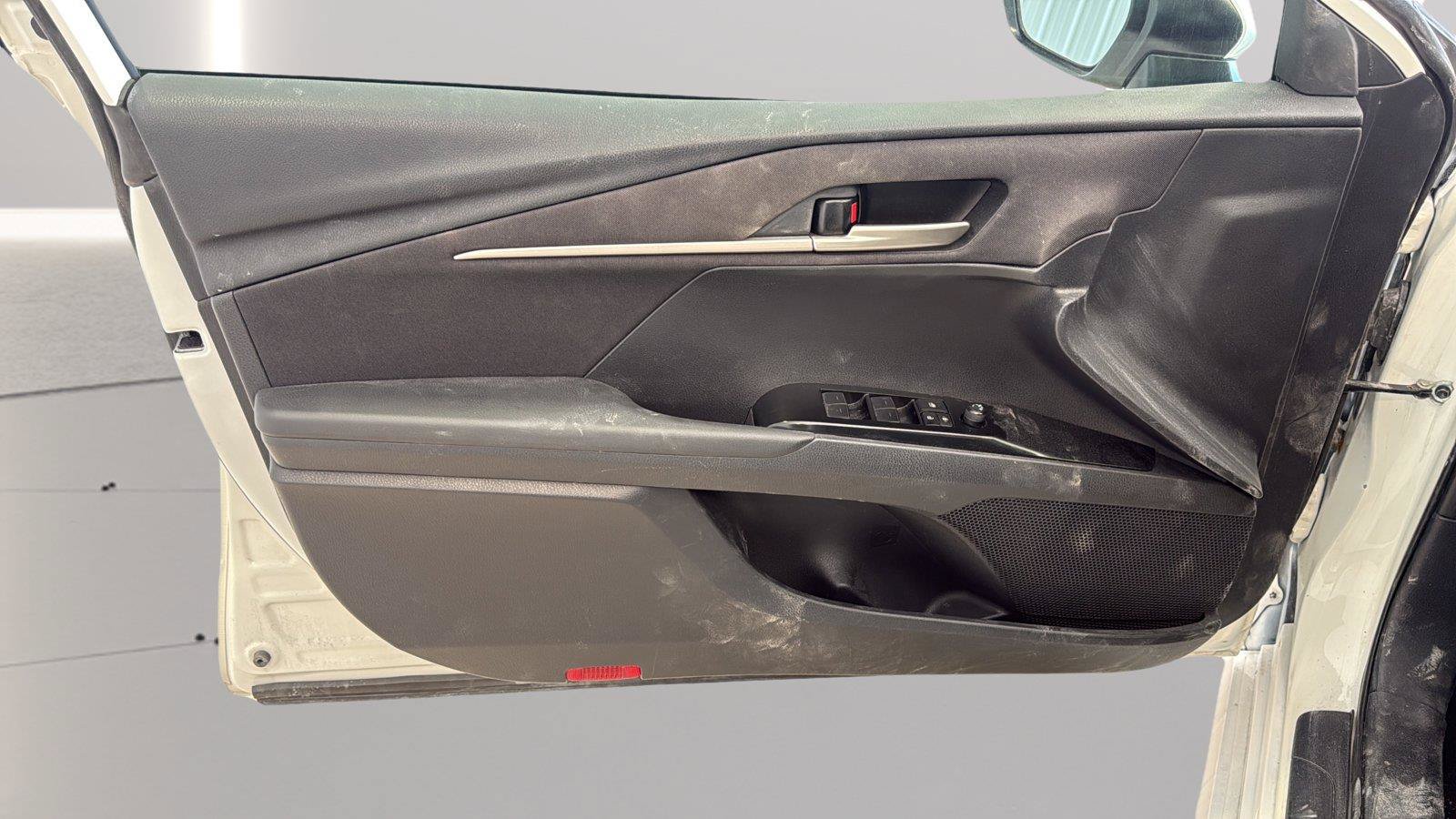 Used 2025 Toyota Camry LE FWD image 19