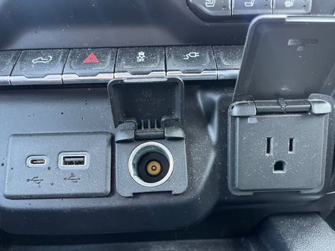 Used 2020 GMC Sierra 3500 AT4 w/ AT4 Premium Package image 18