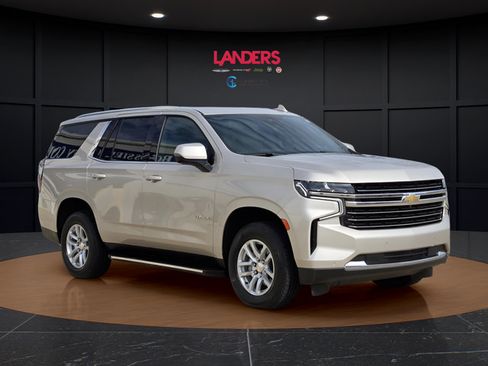 Used 2023 Chevrolet Tahoe LT w/ Luxury Package AWD/4WD image 5