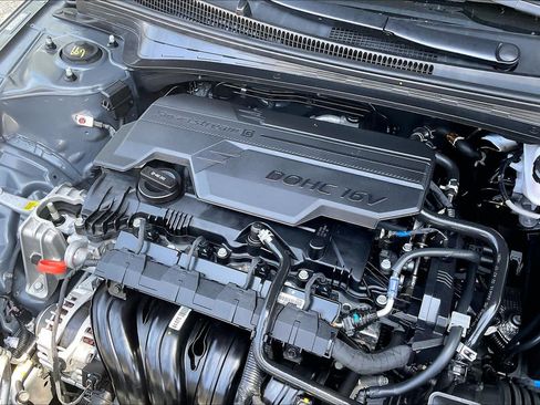 Certified 2024 Hyundai Elantra Limited FWD image 33