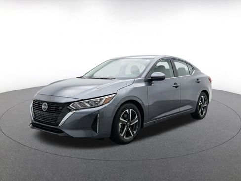 Used 2025 Nissan Sentra SV FWD image 3