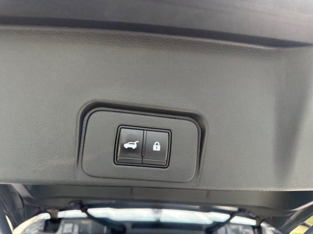 Used 2021 Nissan Rogue SL w/ Premium Package AWD/4WD image 11
