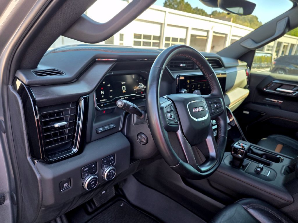 Used 2024 GMC Sierra 1500 AT4 w/ Technology Package AWD/4WD image 16