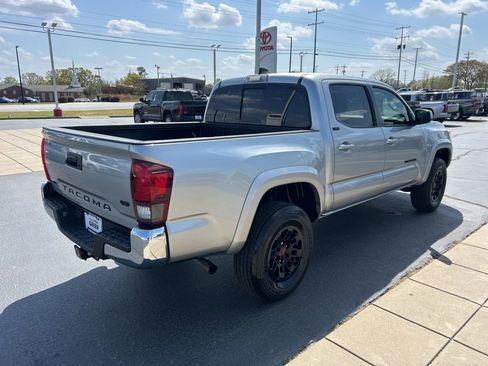 Used 2023 Toyota Tacoma SR5 RWD image 17