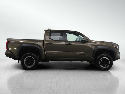 Used 2026 Toyota Tacoma TRD Off-Road w/ TRD Off Road Upgrade Package AWD/4WD image 6