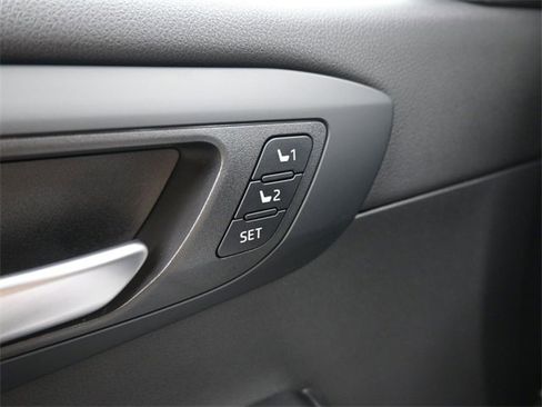 Used 2023 Toyota Highlander Bronze Edition image 27