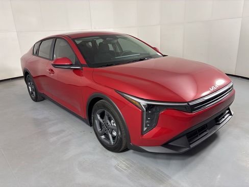New 2026 Kia K4 FWD image 2