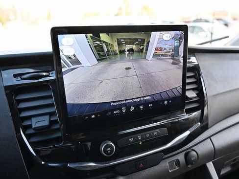 Used 2023 Ford Transit 350 XLT image 24