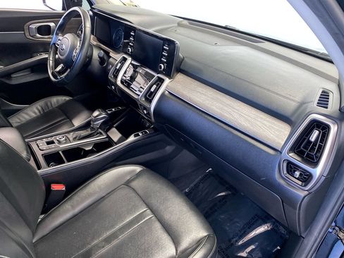Used 2021 Kia Sorento EX FWD image 29