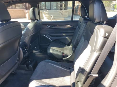 Used 2022 Jeep Grand Cherokee L Laredo AWD/4WD image 10
