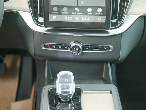 New 2026 Volvo XC90 B6 Plus w/ Protection Package Premier image 28