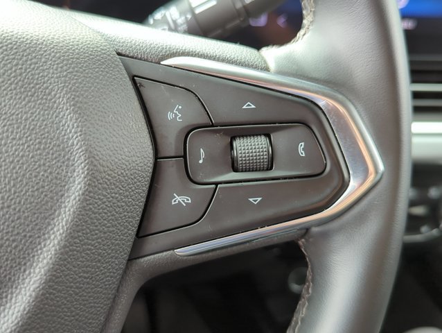 Used 2025 Chevrolet Trax LT w/ LT Convenience Package FWD image 21