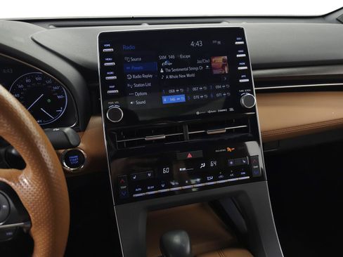 Used 2022 Toyota Avalon Limited w/ Advanced Safety Package FWD image 21