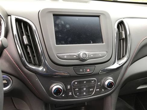 Used 2022 Chevrolet Equinox RS w/ LPO, Cargo Package FWD image 8