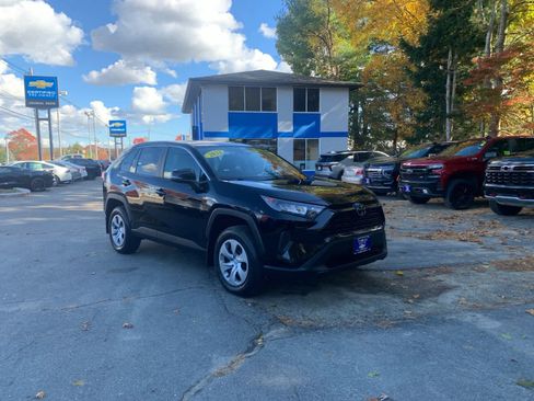 Used 2022 Toyota RAV4 LE image 8