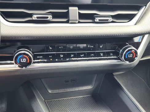 New 2026 Chevrolet Equinox LT w/ Convenience Package II image 18