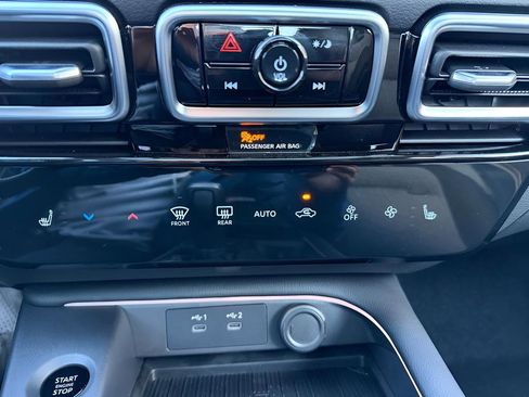 New 2026 Nissan Sentra SV w/ SV Convenience Package FWD image 16