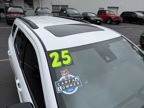 Used 2025 Dodge Durango GT image 8