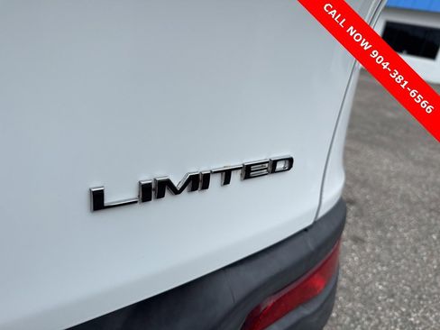 Used 2016 Jeep Cherokee Limited image 17