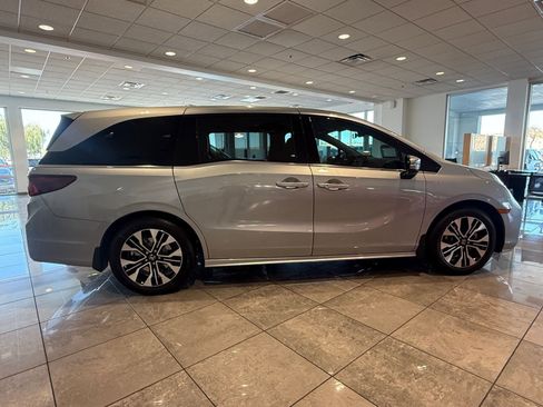 New 2026 Honda Odyssey Elite image 8
