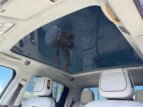 Used 2022 Rivian R1T Adventure image 11