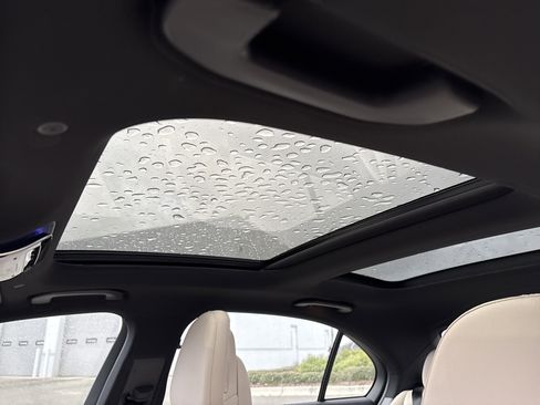 Used 2025 Mercedes-Benz C 300 Sedan image 18