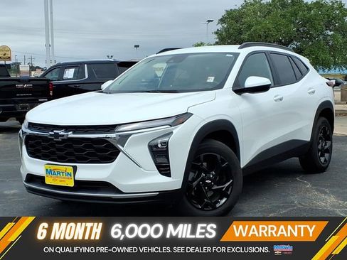 Used 2026 Chevrolet Trax LT w/ LT Convenience Package FWD image 1