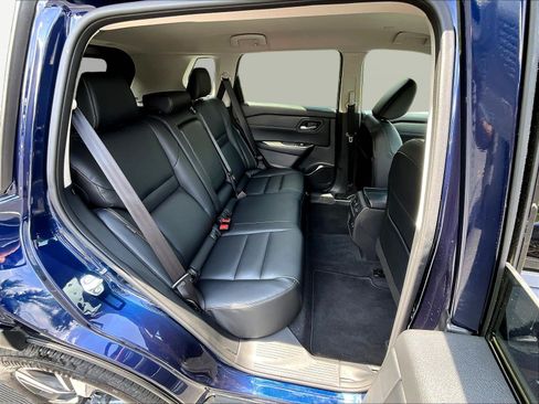 Used 2026 Nissan Rogue SL FWD image 25