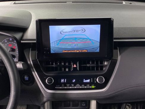 Used 2024 Toyota Corolla Cross LE image 16