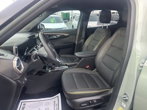 Used 2025 Chevrolet TrailBlazer ACTIV w/ Convenience Package image 16