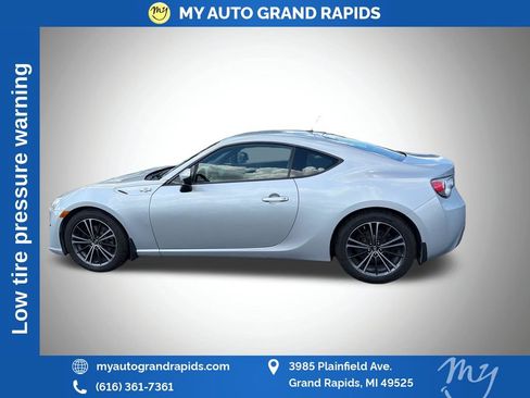 Used 2013 Scion FR-S RWD image 4