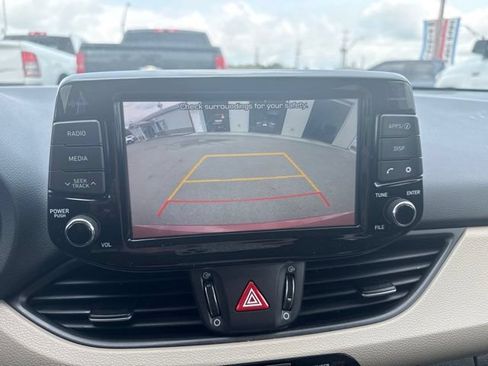 Used 2020 Hyundai Elantra GT FWD image 24