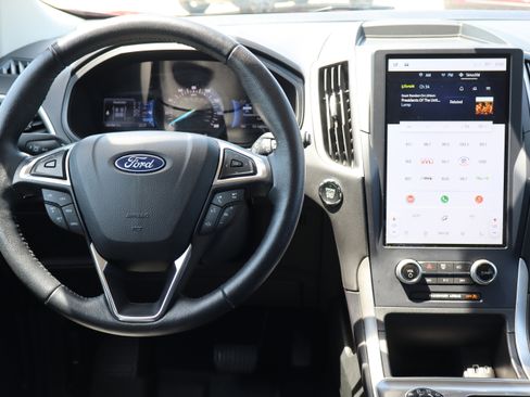 Used 2023 Ford Edge SEL w/ Convenience Package image 14