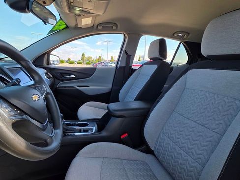 Used 2022 Chevrolet Equinox LS w/ LS Convenience Package image 22