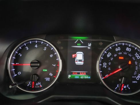 Used 2022 Toyota RAV4 XLE Premium FWD image 15