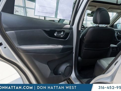 Used 2019 Nissan Rogue SL w/ Premium Package AWD/4WD image 19