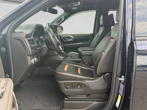 Used 2022 GMC Yukon XL AT4 w/ AT4 Premium Package AWD/4WD image 10