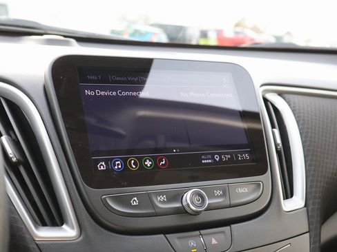 Used 2025 Chevrolet Malibu LT image 32