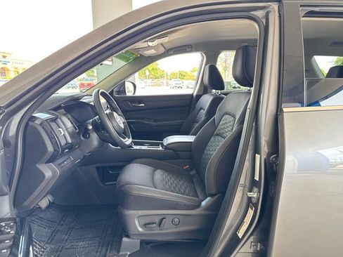 Used 2022 Nissan Pathfinder SV w/ Cargo Package FWD image 9